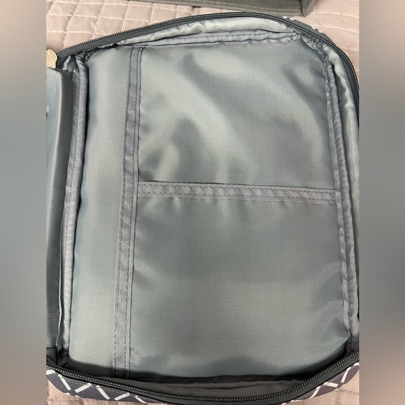 Padded Organizer - Picture 4 of 11